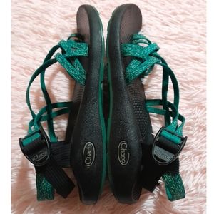 women's strappy Chaco sandals size 10 turquoise color